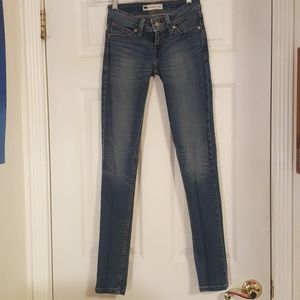 Levi Low Rise Skinny Jeans